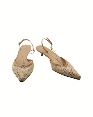 Unützer Kitten Heel Pumps aus weißer Lochspitze