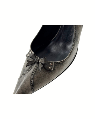 Miu Miu Kittenheels distressed Leder mit Schleifen-Detail (37)