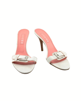 Loewe Mules in weißem Leder und rosa Innensohle