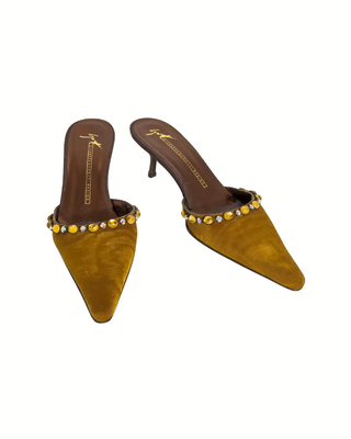 Giuseppe Zanotti Mules in Gold aus Samt mit Schmuckstein-Verzierung und 5 cm Kitten Heel