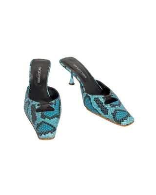 Sergio Rossi Mules in Blau mit Python-Print und Cut-out-Detail