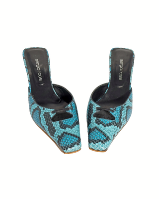 Sergio Rossi Mules in Blau mit Python-Print und Cut-out-Detail
